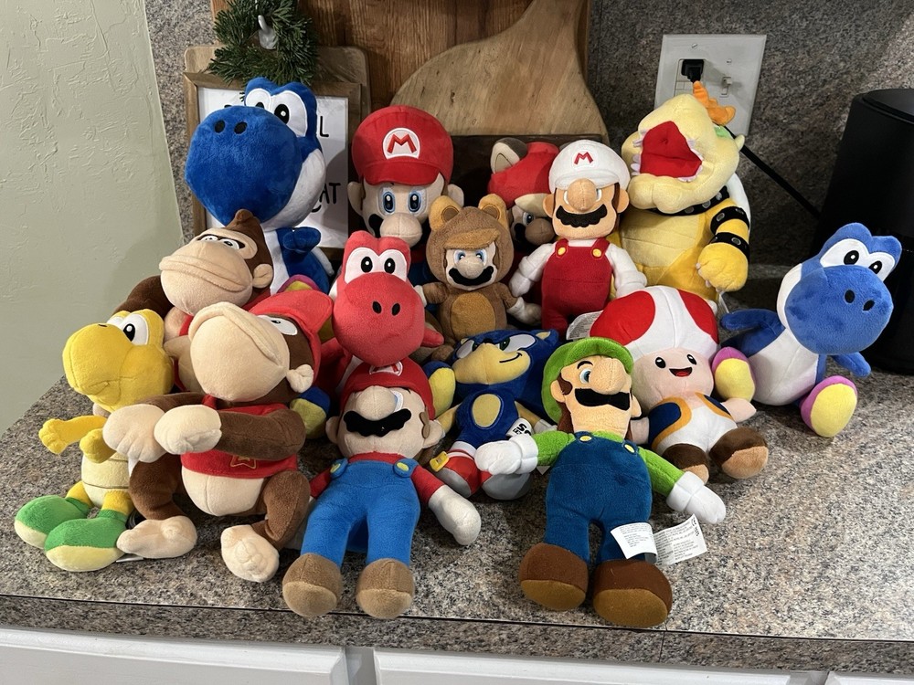 Lot of 15 Super Mario Brothers Yoshi sonic donkey Kong Bowser plush 2017 2018