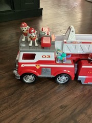 Paw Patrol Ultimate Fire Truck Ultimate Rescue 5 Figures Car And Water Canons