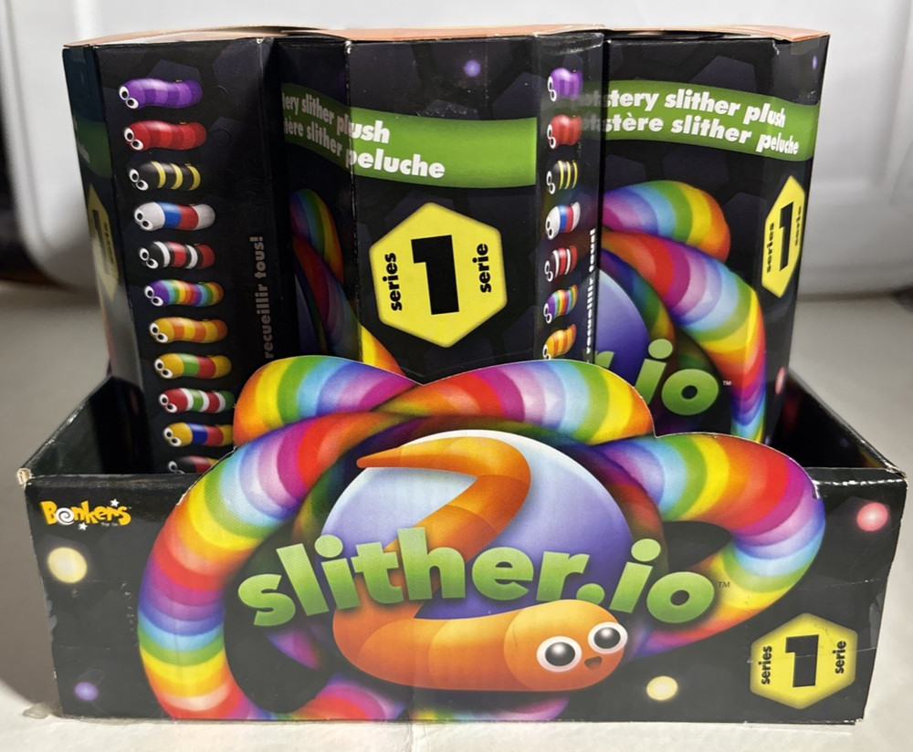 LOT OF 11 SLITHER.IO Series 1 Blind Box Plush Clip-on Keychain Toys With Display