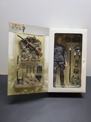 DRAGON WW2 Nico Hahn Polizei Div. Platoon Leader GREECE 1944 1:6 SCALE 2006