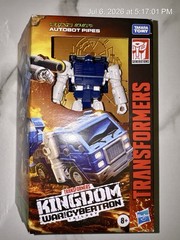 Transformers War for Cybertron Kingdom Autobot Pipes and Autobot Slammer