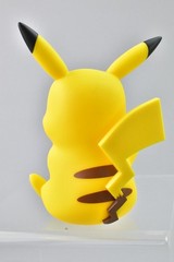 Pokemon Select Pikachu Series Articulated Battle Figure Toy USED