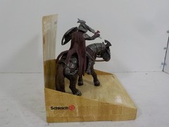 N A327 SCHLEICH Dark Knight in Silver Armor on Horse Figure Ritter 70059