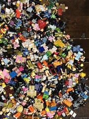 LOT OF 20+LBS OF ROBLOX FIGURES PARTS & PIECES