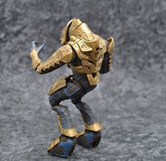 Mcfarlane Toys Halo 3 ARBITER w/ energy sword gold armor series 2 5.5″