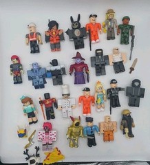 24 Roblox Figures with some Accessories Mixed Characters 24 pc Jazwares Maples