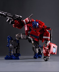 Optimus Prime Robot Car Toy 18cm Alloy Action Figure Transformer Gift Model