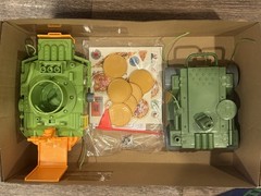 TEENAGE MUTANT NINJA TURTLES REISSUE PIZZA THROWER PLAYMATES VEHICLE – SEE DESC