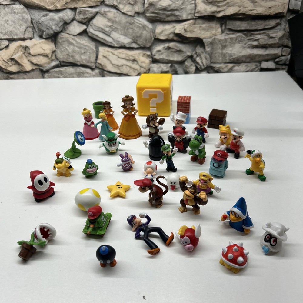 Lot of Super Mario Bros Figurines donkey kong Princess Peach Luigi 30+ Pcs