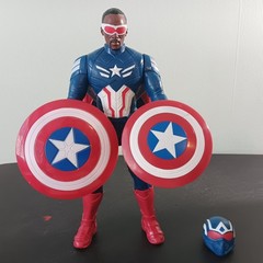 Marvel Avengers Captain America Brave New World 10 1/2″ Action Figure