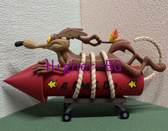 1pcs Looney Tunes Wile E. Coyote Handmade 5.9*11.8 Inch Toy