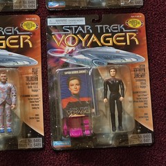 1995 Playmates Complete Set 15 Star Trek VOYAGER Action Figures MOC