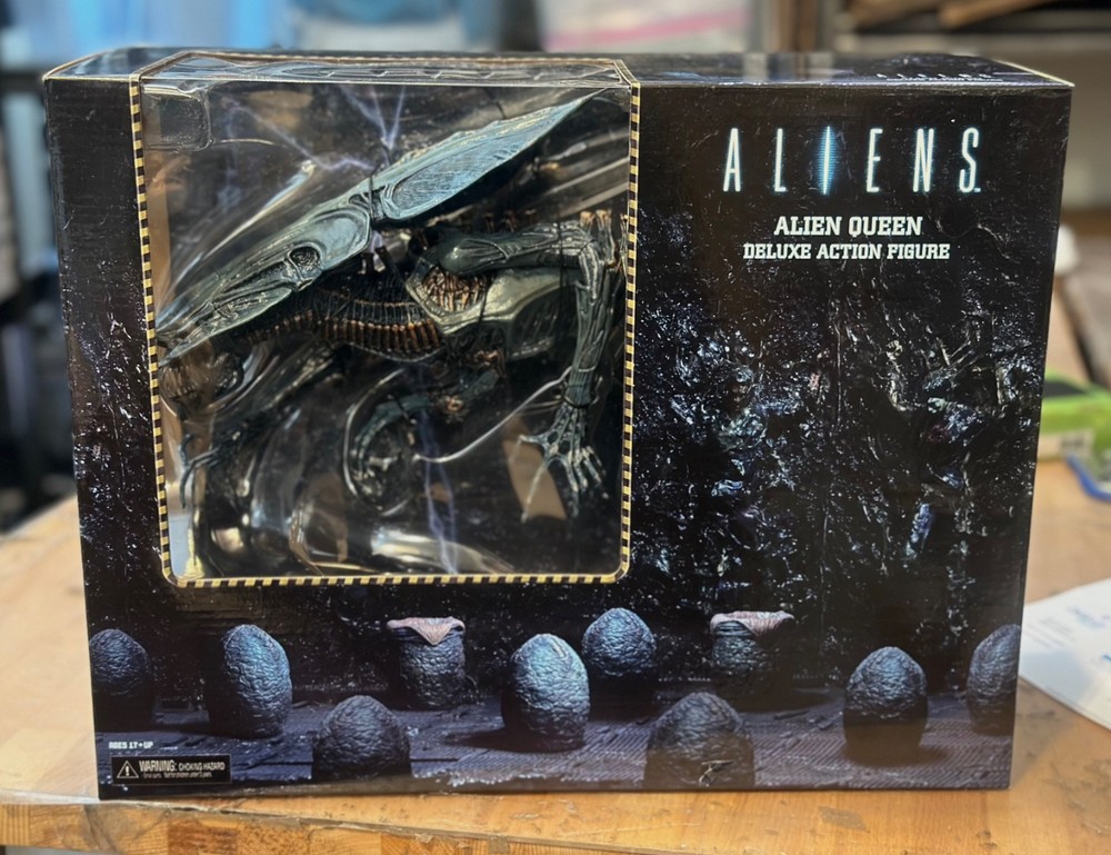 NEW NECA XENOMORPH ALIEN QUEEN Ultra Deluxe Action Figure