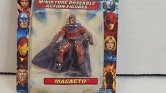 Marvel Heroes Miniature Poseable Figure Magneto 2.75 in Toy Biz Brand New!