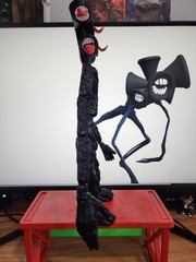 HUGE Dark Siren Head – Articulated and Glow in the Dark