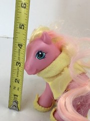 My Little Pony TEA LEAF Pretty Pony Fashions 2003 G3 Bath Robe Bunny Slippers
