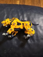 2002 Hasbro Tomy Zoids Zaber Sabre Tooth Yellow/black Action Figure Toy- AS/IS