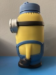 Universal Studios Despicable Me Minion Mayhem Souvenir 32oz Water Bottle Thermos