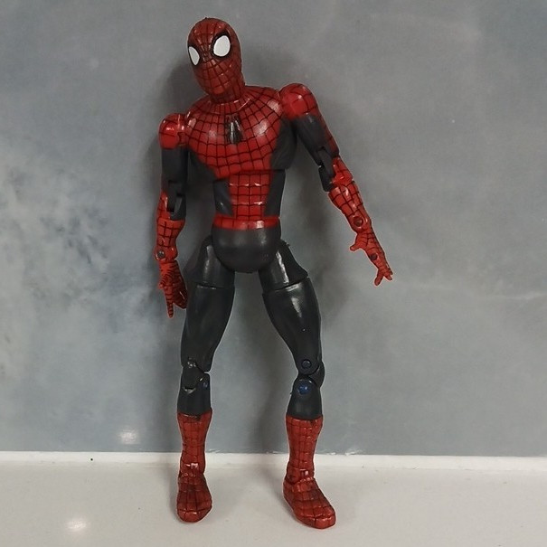 Marvel Spider-Man 6in Red/Black Plastic Action Figure Fully Jointed 2002