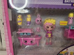 Shopkins Happy Places Welcome Pack Bathing Bunny with Bubbleisha Doll – NEW