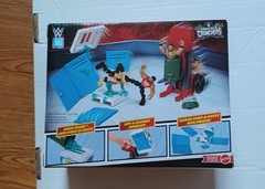 wwe knuckle crunchers backstage brawl playset with exclusive jey uso misb