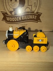 STEPHEN THOMAS FRIENDS TRAIN Take N Play Along DIECAST ROCKET ! KING OF RAILWAY