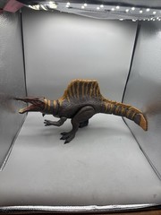 Mattel Jurassic World Extreme Chompin Spinosaurus Action Figure Brown HBX48