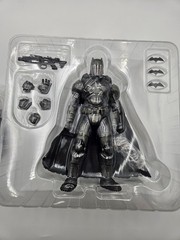 Beast Kingdom DAH-004 Batman v Superman 1/9 Scale Armored Batman Figure Open Box
