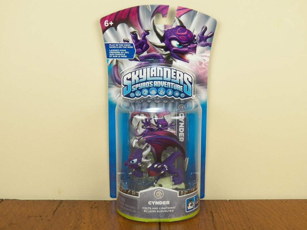 Skylanders Cynder Figure Spyro’s Adventure Series 1 Activision Wii XBox **NEW**