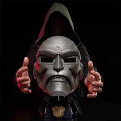 IN STOCK! Fantastic Four Marvel Legends Doctor Doom Premium Roleplay Helmet Prop
