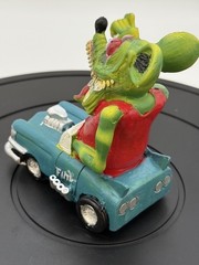 VRHTF RARE SUPER COOL ED “BIG DADDY” ROTH RAT FINK ” WITH COOL CAR”