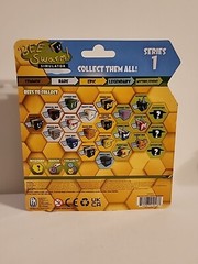 Roblox Bee Swarm Simulator Panda Bear 5″ Figure Pk w/ Mystery Bee & Honeycomb