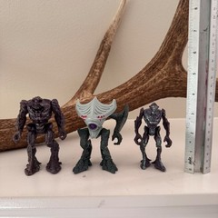 Greenbrier Intl Final Faction Kharn Alien Action Figure Lot 3pc