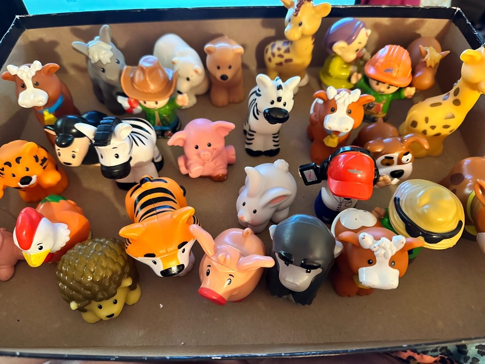 FISHER PRICE LITTLE PEOPLE