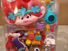 Polly Pocket DreamWorks Trolls Compact Playset With Poppy & Branch