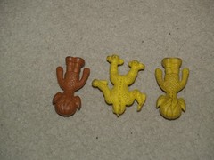 Diener Eraser Lizard Man & 2x Alien 2″ figure yellow rubber yellow brown