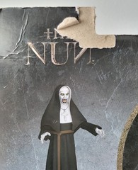 Noble Collection Conjuring Universe The Nun Valak BendyFigs 7″ Action Figure NEW