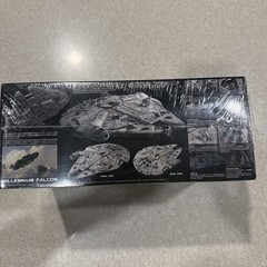 Star Wars Plastic Model Kit 1/144 MILLENNIUM FALCON The last Jedi Bandai New