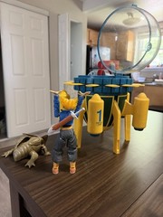 Capsule Corp. Dragon Ball Z Time Machine, Cell Model Kit w/ Trunks Figure Incl.
