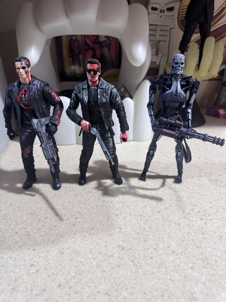 NECA T-800 Terminator 2 Classic 8-Bit Video Game 7″ Figure LOT OF 3 US SELLER