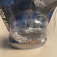 NIB Hasbro FIRST EDITION Transformers Prime STARSCREAM Decepticon Sealed 2011