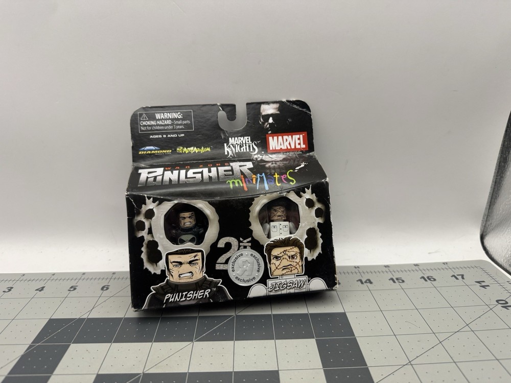 Minimates Marvel Knights Toys R Us Exclusive War Zone Punisher & Jigsaw