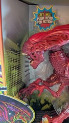 Alien Collection Light & Sound Deluxe Alien Queen Giant Action Figure