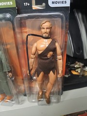 TOPPS MEGO EXCLUSIVE SET OF 2 PLANET OF THE APES ZIRA AND TAYLOR…….MIP !