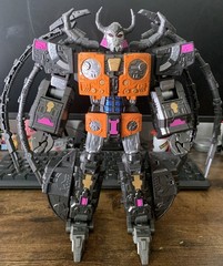 Transformers Model Series 2966-18B Armada Unicron – KO Unicron light up eyes!