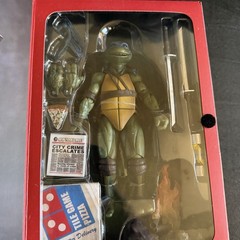 NECA Teenage Mutant Ninja Turtles 35th Anniversary Leonardo Ultimate Figure