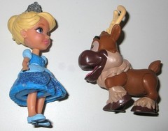 Disney Frozen SVEN Moose & ELSA Figures Mini dolls 3″