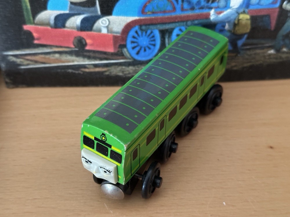 1998 Learning Curve Britt Allcroft Wooden Thomas Train Daisy the Diesel!