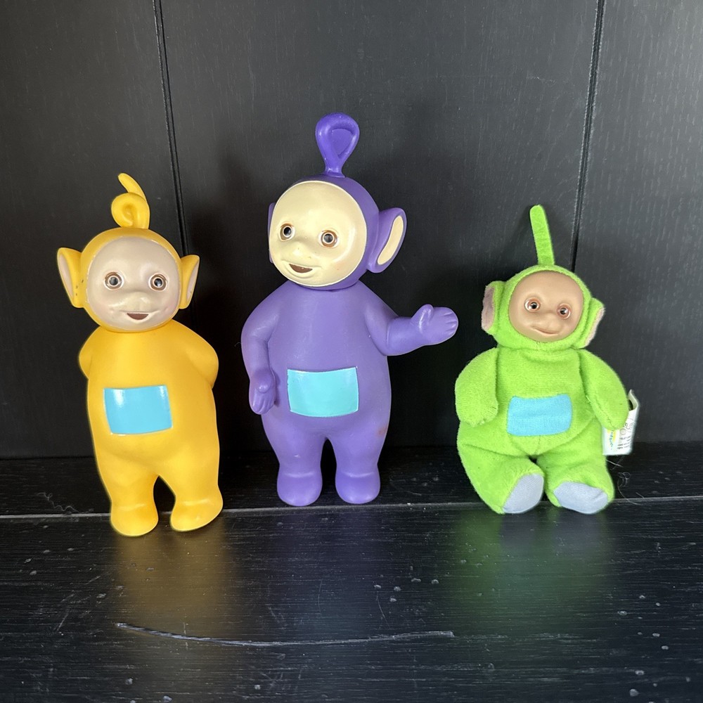 1998 Ragdoll Hasbro Teletubbies PVC 2 Figurines & Plush Finger Puppet Dipsy BK