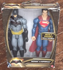 DC Comics Batman v Superman (2015) BATMAN & SUPERMAN 11″ Mega Action Figures!